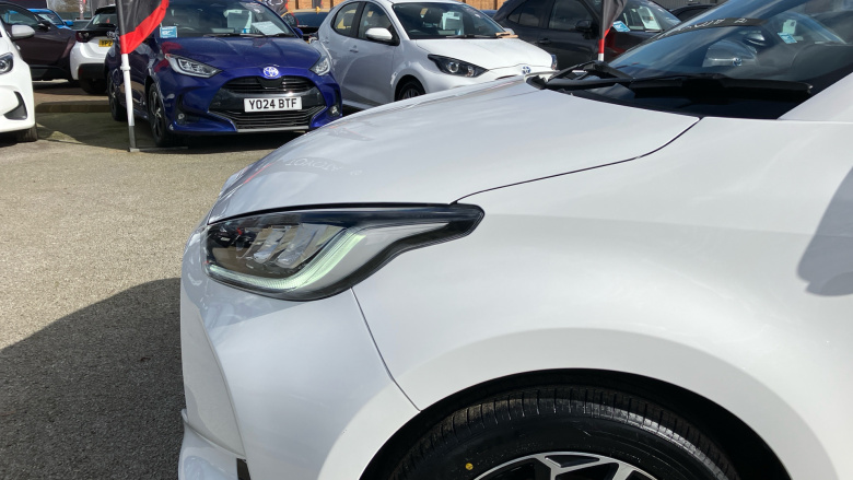 Toyota Yaris 1.5 Hybrid Design 5dr CVT Hybrid Hatchback